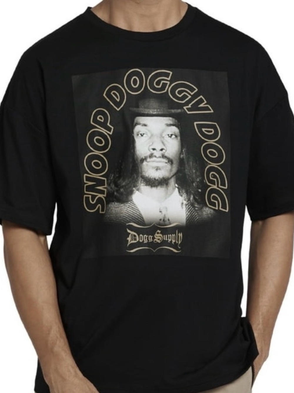 DOGG SUPPLY XS   Snoop Dogg black  t-shirt in a top hat, yellow print